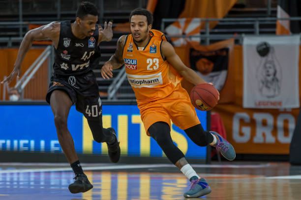 虽然他在曼 虽然他在曼